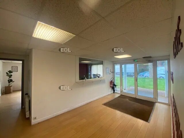 Local d’activités dans Bondoufle à louer - Hall d’entrée – Image 2 sur 14