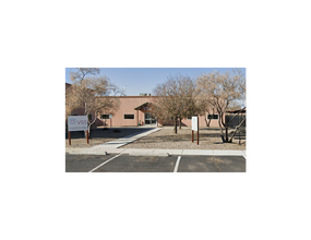 445 Camino Del Rey Dr, Los Lunas, NM à louer Photo de l’immeuble– Image 1 sur 1