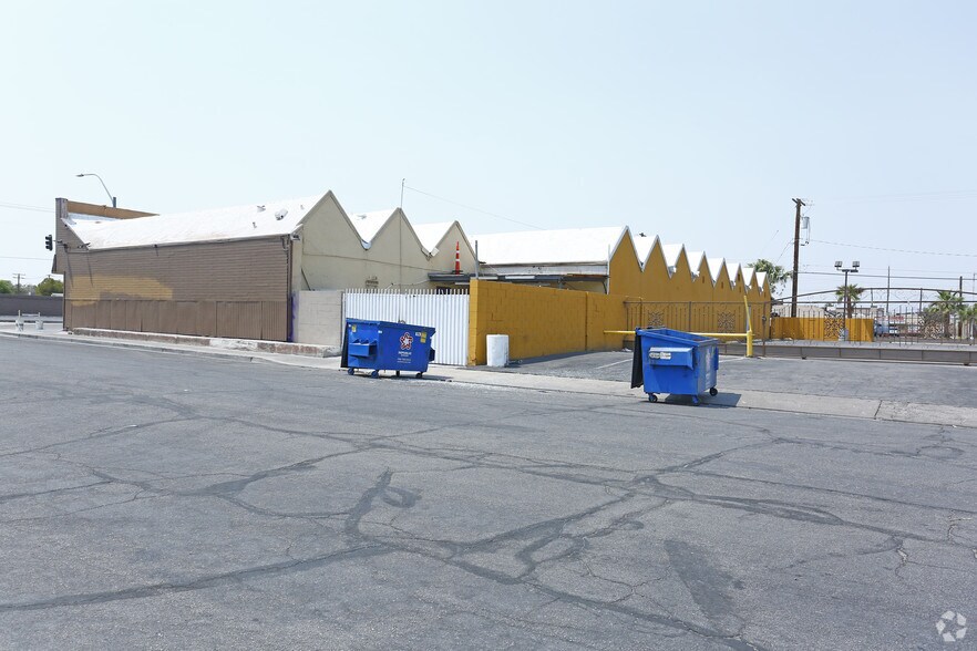 2610 E Lake Mead Blvd, North Las Vegas, NV à vendre - Photo de l’immeuble – Image 3 sur 3
