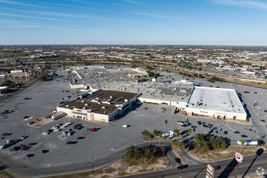2000 S Expressway 83, Harlingen, TX à louer - Aérien – Image 3 sur 13