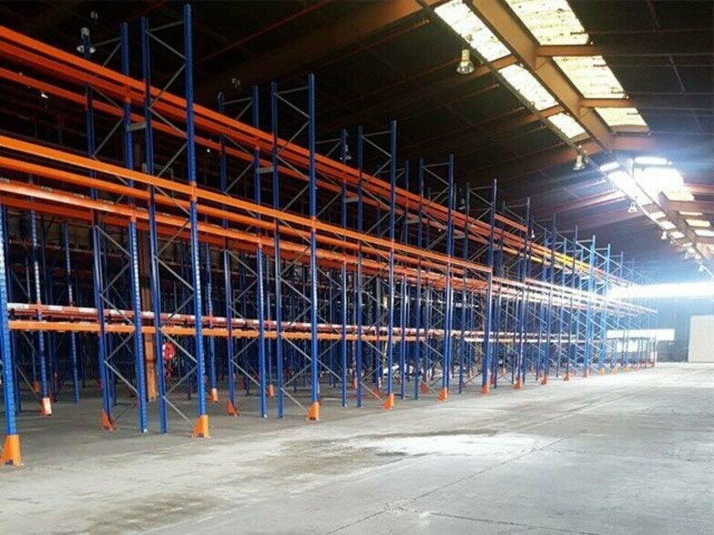 Industriel/Logistique dans Alençon à louer - Photo de l’immeuble – Image 2 sur 2