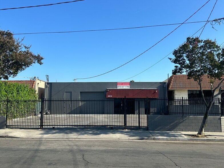 16134 Valerio St, Van Nuys, CA à louer - Photo de l’immeuble – Image 2 sur 18