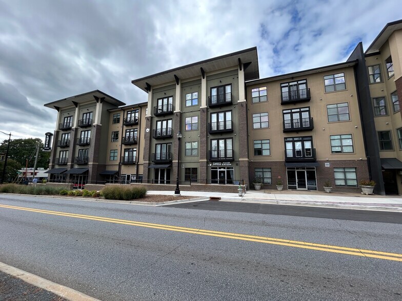 5300 Peachtree Rd, Chamblee, GA à louer - Photo de l’immeuble – Image 3 sur 12