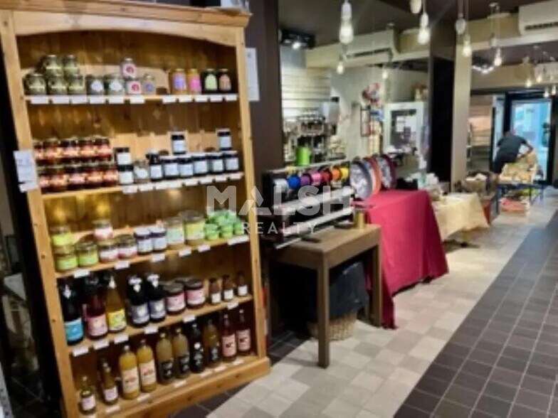 Local commercial dans Lyon à louer - Photo de l’immeuble – Image 2 sur 4