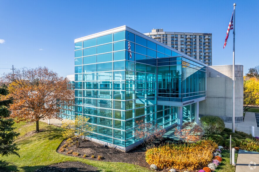 18W200 Butterfield Rd, Oakbrook Terrace, IL à louer - Photo principale – Image 1 sur 8