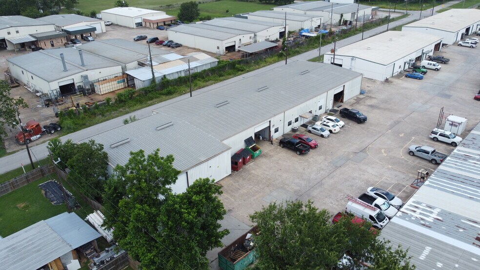 9879 Tanner Rd, Houston, TX à vendre - Photo de l’immeuble – Image 2 sur 5