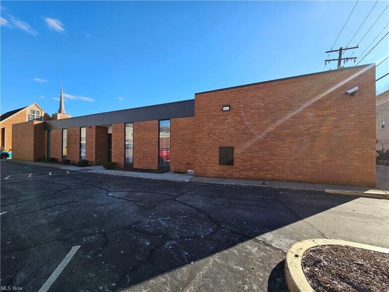 3265 Main St, Weirton, WV à vendre - Photo de l’immeuble – Image 3 sur 30