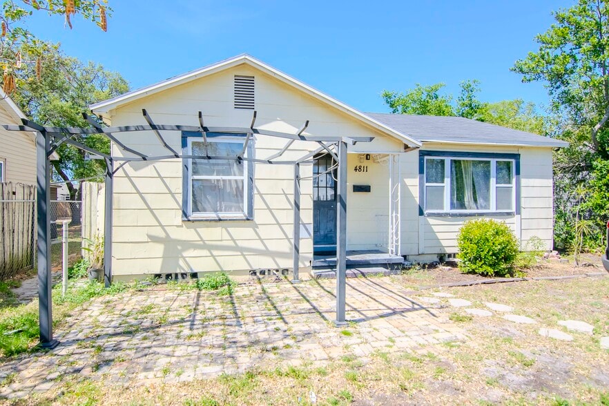 4811 Emerson Ave S, Saint Petersburg, FL à vendre - Photo principale – Image 1 sur 1