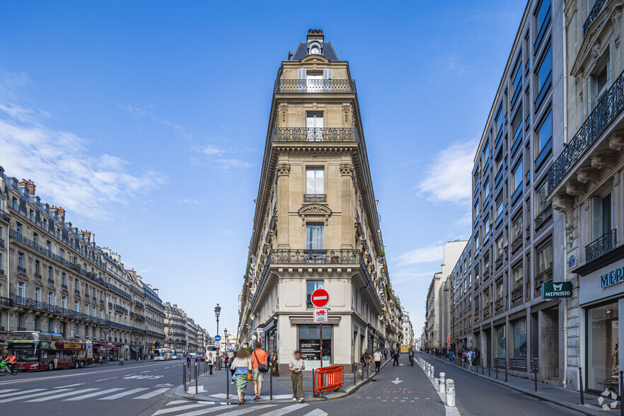 1 Rue Sainte-Anne, Paris à louer - Photo de l’immeuble – Image 3 sur 5