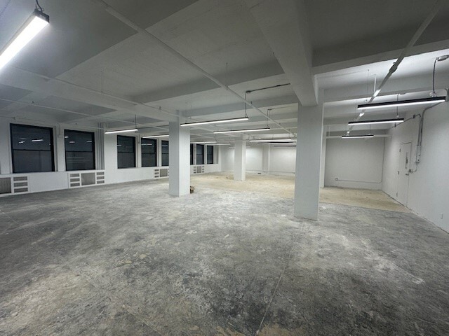 261 W 35th St, New York, NY à louer Photo intérieure– Image 1 sur 2