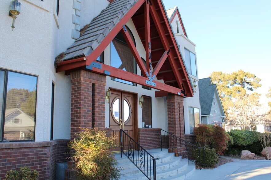 606 S 9th St, Las Vegas, NV à vendre - Photo de l’immeuble – Image 2 sur 22