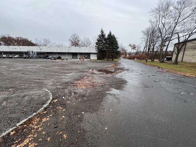 24 Pier Ln W, Fairfield, NJ à vendre Photo principale– Image 1 sur 8