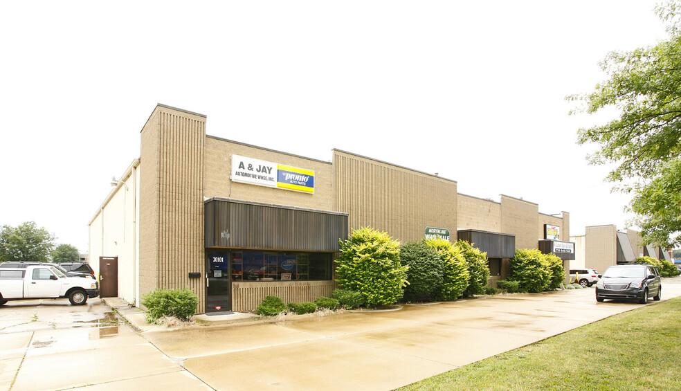 20101-20109 Northline Rd, Taylor, MI à louer - Photo de l’immeuble – Image 1 sur 1