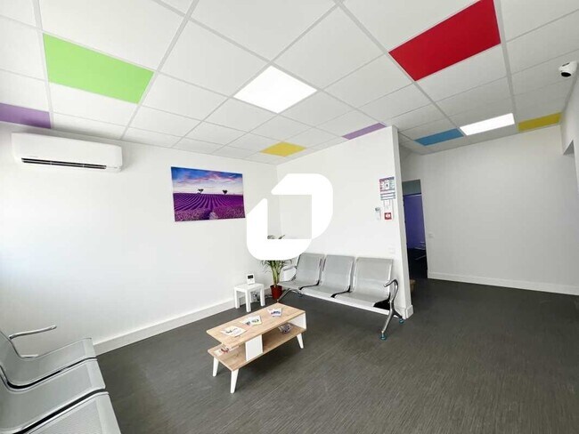 Plus de détails pour Bureau à louer