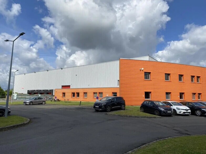 Bureau dans Sars-et-Rosières à louer - Photo de l’immeuble – Image 1 sur 16