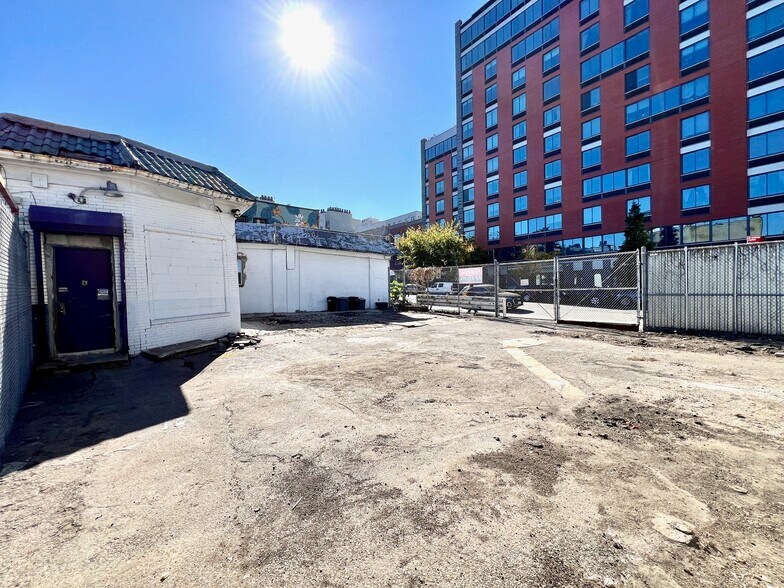 148 Flushing Ave, Brooklyn, NY à louer - Photo de l’immeuble – Image 3 sur 3