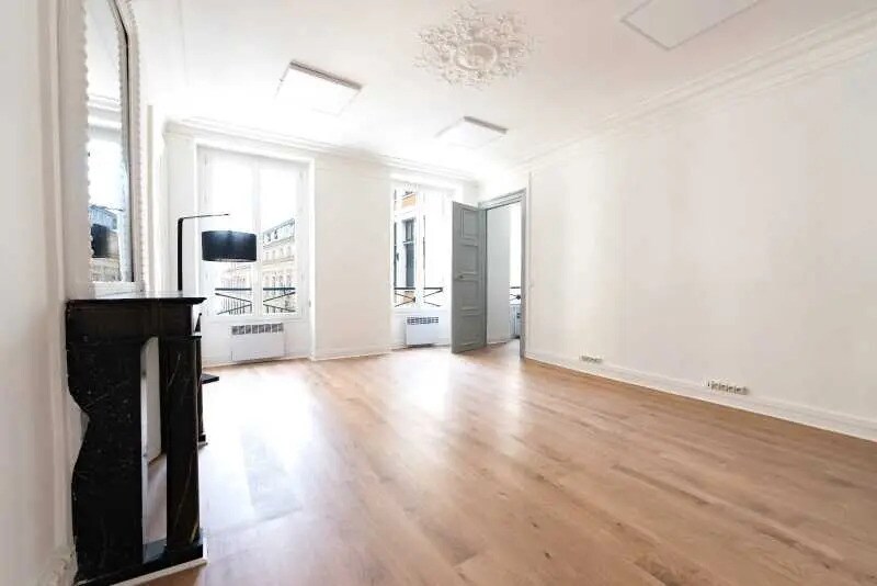 9 Rue Bergère, Paris à louer - Photo de l’immeuble – Image 3 sur 11