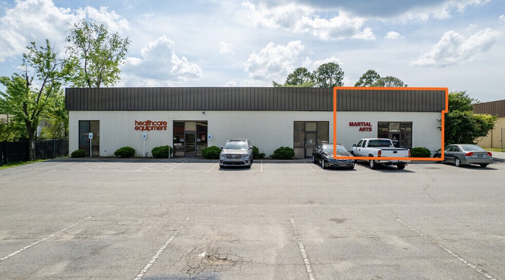 4228 Garrett Rd, Durham, NC à louer - Photo de l’immeuble – Image 2 sur 6