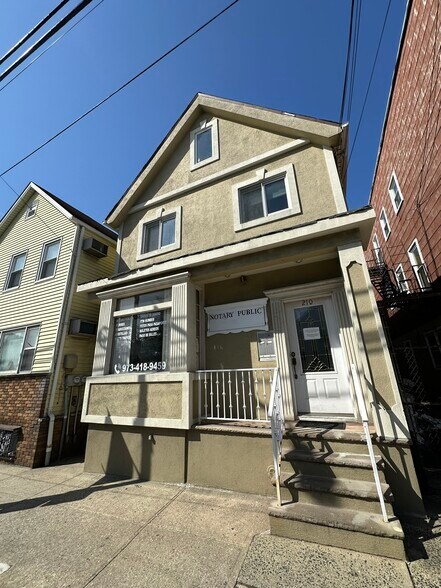 210 Frank E Rodgers Blvd, Harrison, NJ à louer - Photo de l’immeuble – Image 1 sur 1