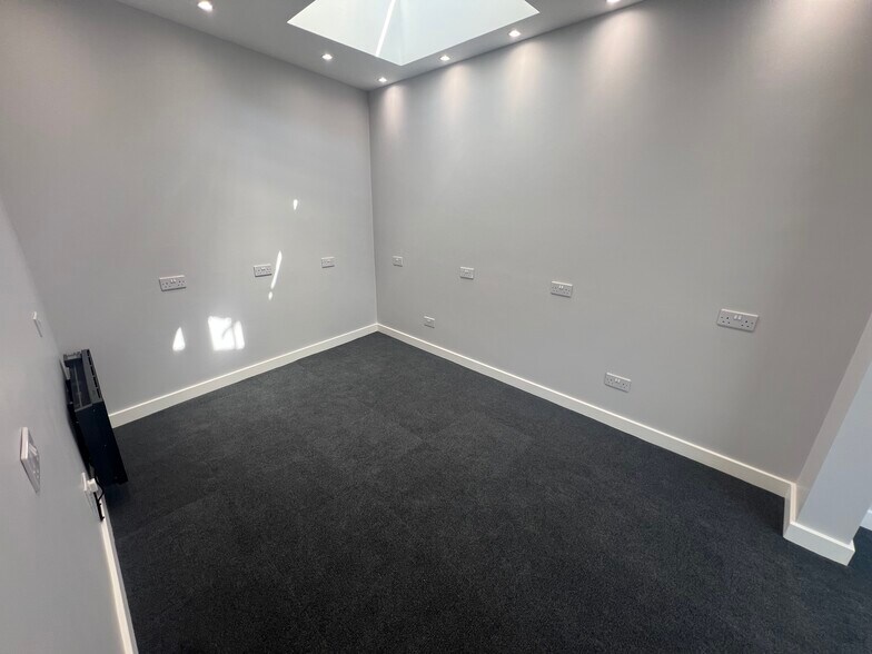 16 Neale St, Ipswich à louer - Photo de l’immeuble – Image 3 sur 10