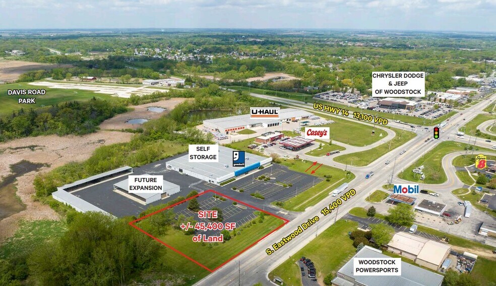 2050 S Eastwood Dr, Woodstock, IL à vendre - Photo principale – Image 1 sur 3