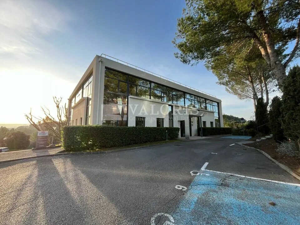 355 Rue Louis De Broglie, LES MILLES à louer Photo de l’immeuble– Image 1 sur 13
