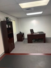 1857 Wells Rd, Orange Park, FL à louer Photo intérieure– Image 2 sur 3