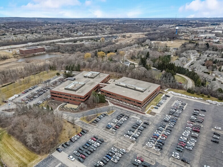 255 Fiserv Dr, Brookfield, WI à vendre - Aérien – Image 3 sur 8