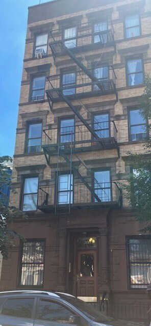 360 W 119th St, New York, NY à vendre Photo de l’immeuble– Image 1 sur 15