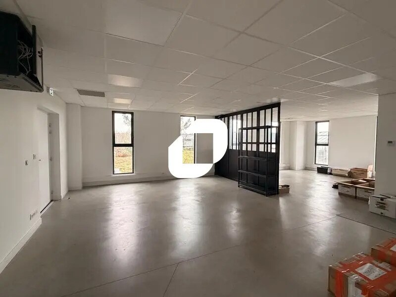 Local d’activités dans Martillac à louer Photo de l’immeuble– Image 1 sur 6