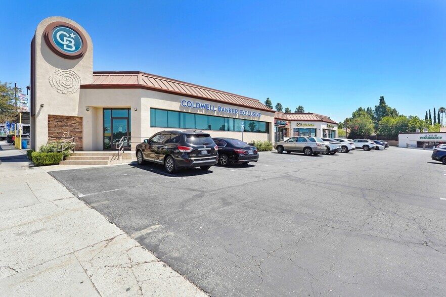 10240-10244 Reseda Blvd, Northridge, CA à louer - Photo de l’immeuble – Image 1 sur 3