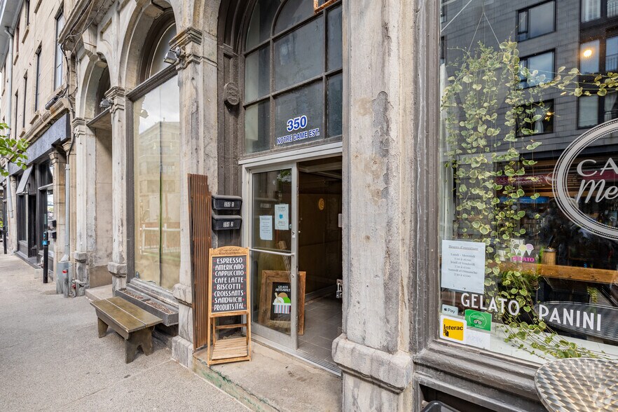 350 Rue Notre-Dame E, Montréal, QC à vendre - Photo de l’immeuble – Image 2 sur 3