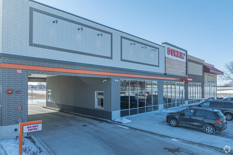671 Weber Rd, Romeoville, IL à louer - Photo de l’immeuble – Image 3 sur 5