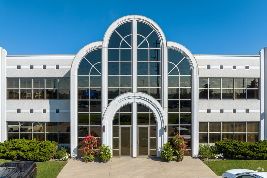 123 Ashbridge Cir, Vaughan, ON à louer - Photo de l’immeuble – Image 3 sur 3