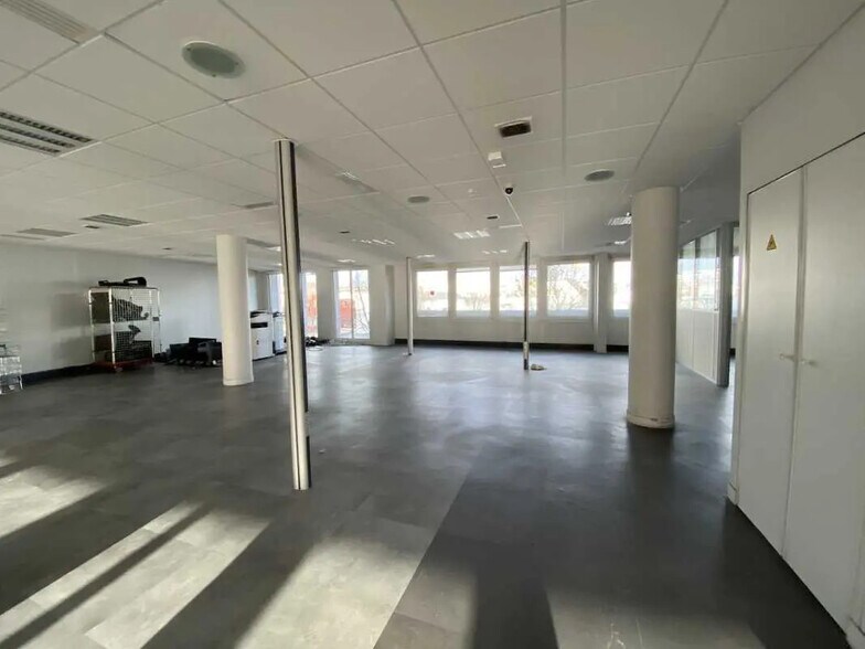 Bureau dans Rouen à louer - Photo de l’immeuble – Image 2 sur 7