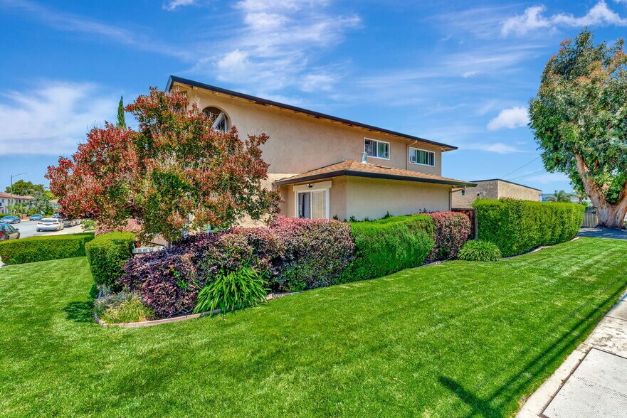 1144 Delna Manor Ln, San Jose, CA à vendre - Photo de l’immeuble – Image 3 sur 16