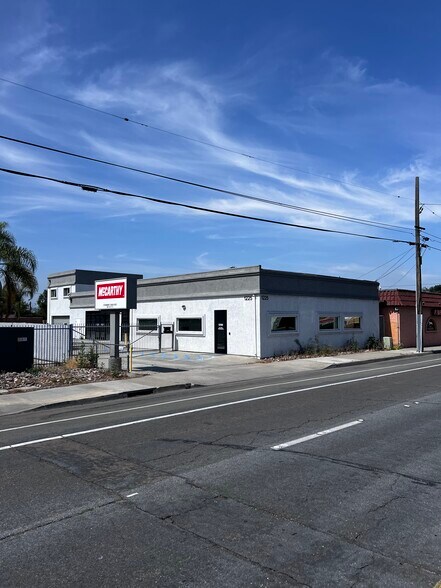 1225 Broadway, El Cajon, CA à louer - Photo de l’immeuble – Image 1 sur 5