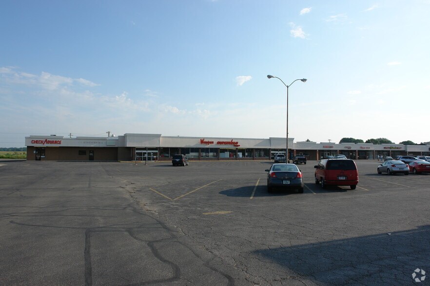 1104-1122 W Main St, Waupun, WI à louer - Photo de l’immeuble – Image 3 sur 6