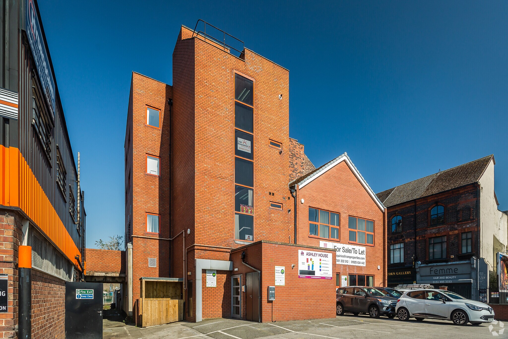 Ashley Way W, Widnes à louer Photo principale– Image 1 sur 3