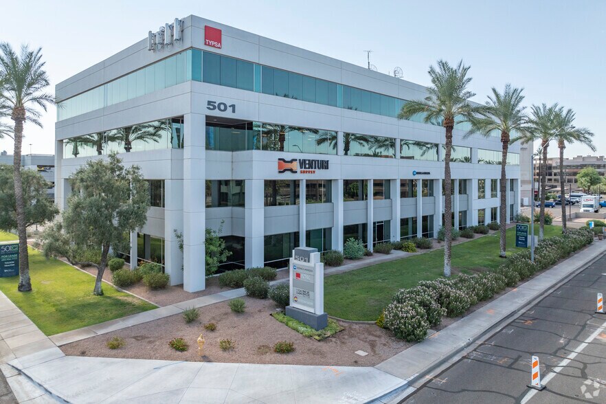 501 N 44th St, Phoenix, AZ à louer - Photo principale – Image 1 sur 23