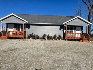 Plus de détails pour 528 Curry Ave, Illiopolis, IL - Spécialisé à vendre