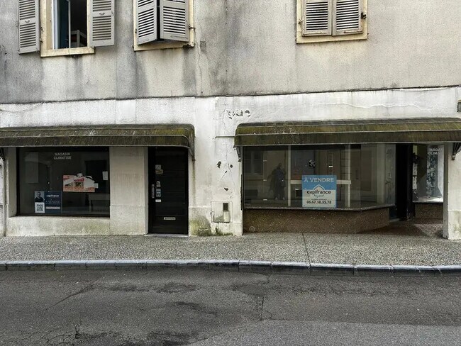 Plus de détails pour Local commercial à vendre