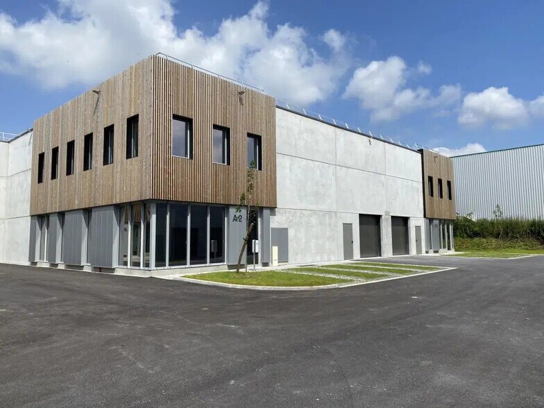 Local d’activités dans Seclin à louer - Photo de l’immeuble – Image 1 sur 21