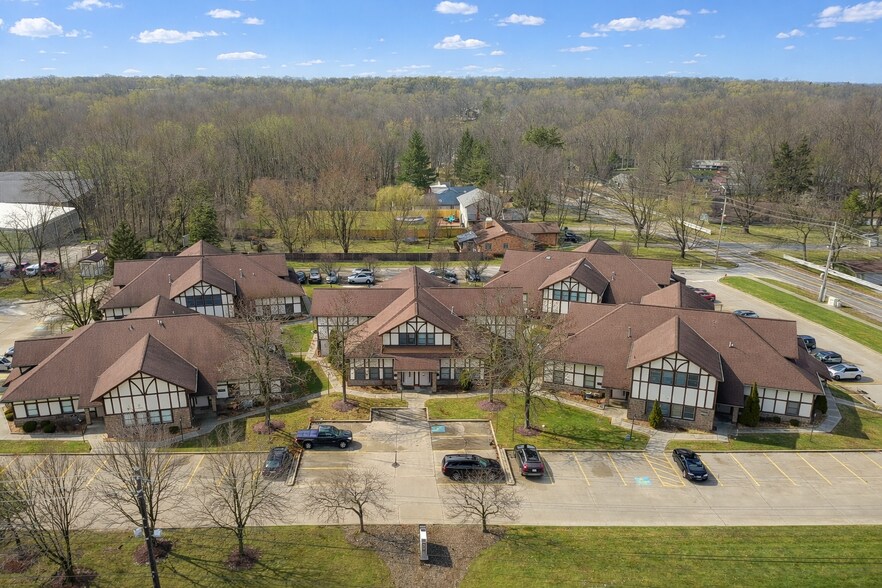 10850 Pearl Rd, Strongsville, OH à vendre - Photo de l’immeuble – Image 1 sur 10