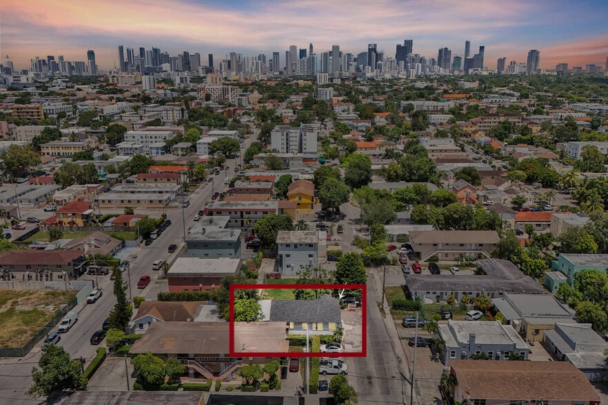 2135 SW 4th St, Miami, FL à vendre - Photo de l’immeuble – Image 2 sur 67