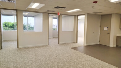 290 NW 165th St, North Miami Beach, FL à louer Photo intérieure– Image 1 sur 6