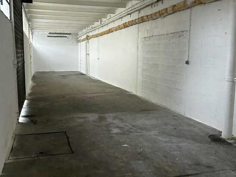 Local d’activités dans BRIVE-LA-GAILLARDE à louer - Photo intérieure – Image 2 sur 2