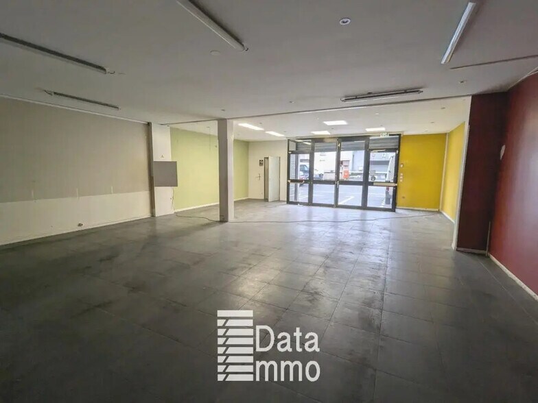 Industriel/Logistique dans Valenton à vendre - Photo de l’immeuble – Image 1 sur 9