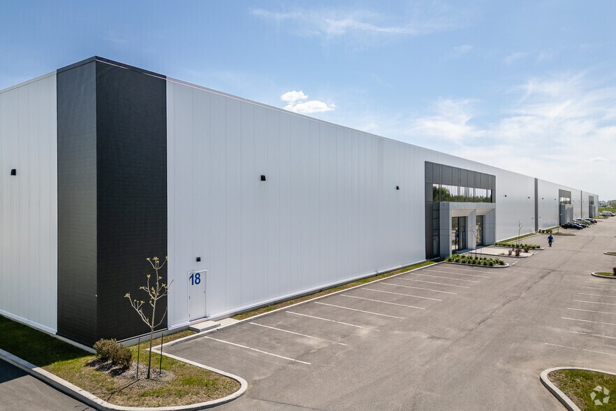 13255 Boul Henri-Fabre O, Mirabel, QC à louer - Photo de l’immeuble – Image 2 sur 4
