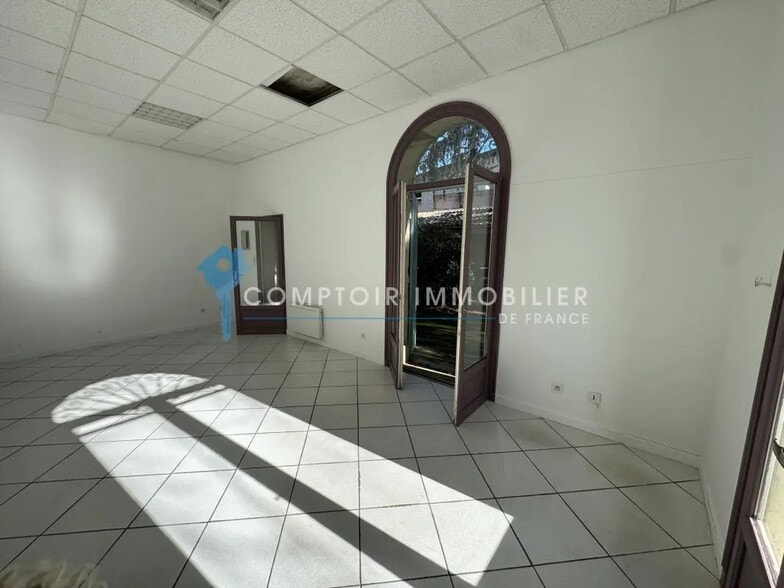 Local d’activités dans Vergèze à louer - Photo intérieure – Image 1 sur 5
